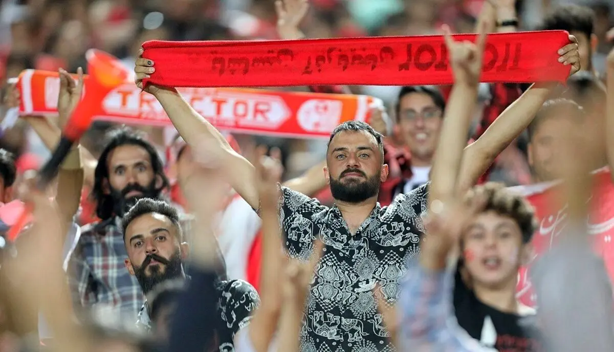  هواداران تراکتور پرسپولیسی ها را سورپرایز کردند! 