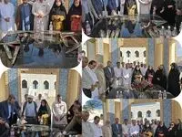 آیین غبارروبی و عطرافشانی مزار شهدا به مناسبت هفته گردشگری