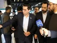 بازدید رئیس مرکز ارتباطات مردمی ریاست جمهوری از غرفه‌ی بیمه دی