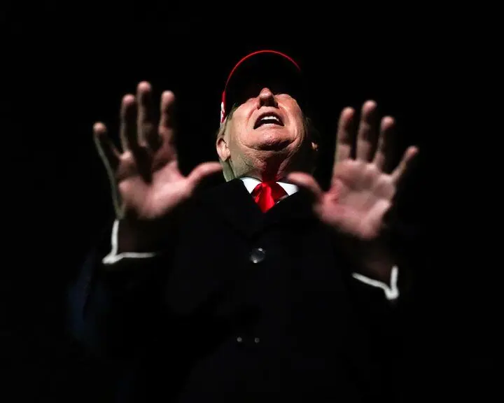 حملات پی در پی رئیس جمهور آمریکا به پاپ، این پایگاه سنتی او را متزلزل کرده است