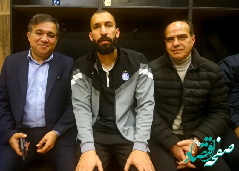 علی تاجرنیا به رختکن استقلال رفت + عکس