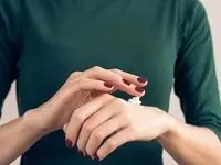با رعایت این نکات خشکی پوست را رفع کنید | آبرسانی پوست از درون