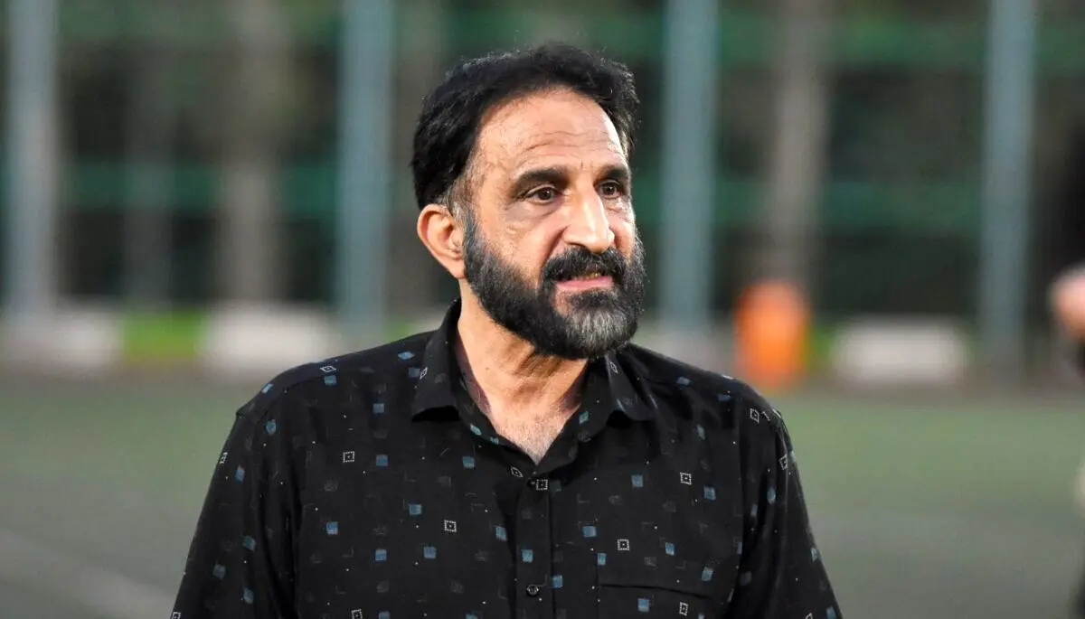 پیشکسوت استقلال ؛ لیگ را تعطیل کنید و همه جام ها را به پرسپولیس بدهید / توپ گل گهر نیم متر از خط رد شد / مریخی ها هم گل را دیدند 