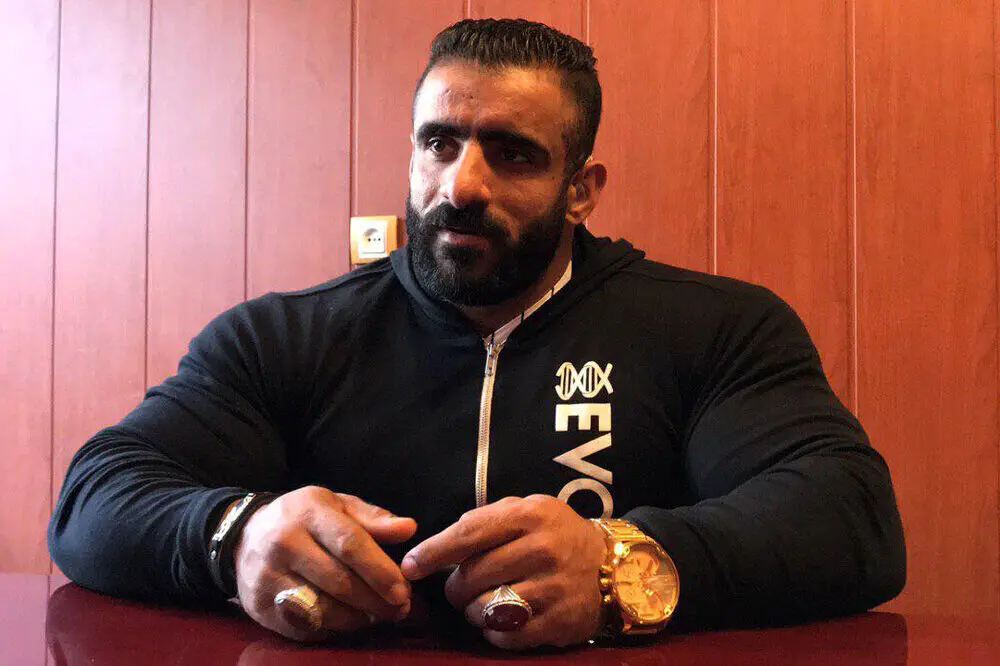 قیمت ماشین هادی چوپان به دلار! هادی چوپان چه ماشینی سوار میشه؟