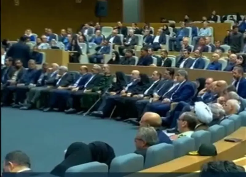 دیدار صمیمانه مدیرعامل ذوب‌آهن اصفهان با رئیس‌جمهور در اصفهان
