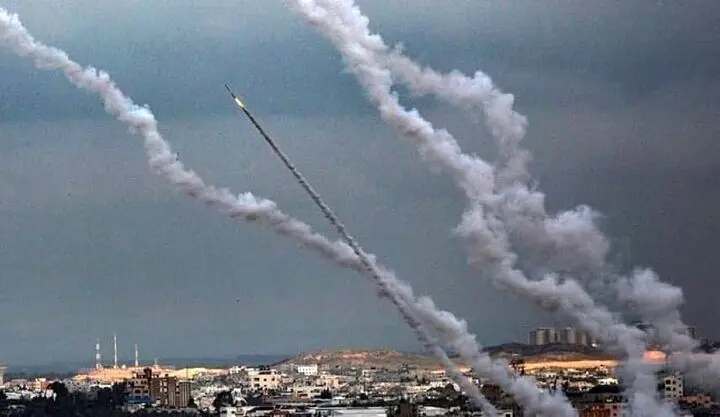 تصویری معنادار در توئیتر وزیر دفاع ایران همزمان با حمله سپاه به اسرائیل | این نقطه قرمز کجاست؟ 