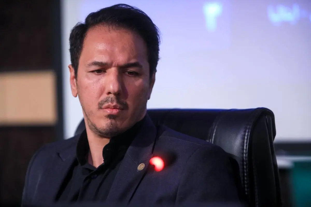 بیشینه نمودن خلق ارزش و ارتقاء مزیت رقابتی فولاد اکسین خوزستان در سایه خرد جمعی و استراتژی راهبردی هلدینگ صباانرژی 