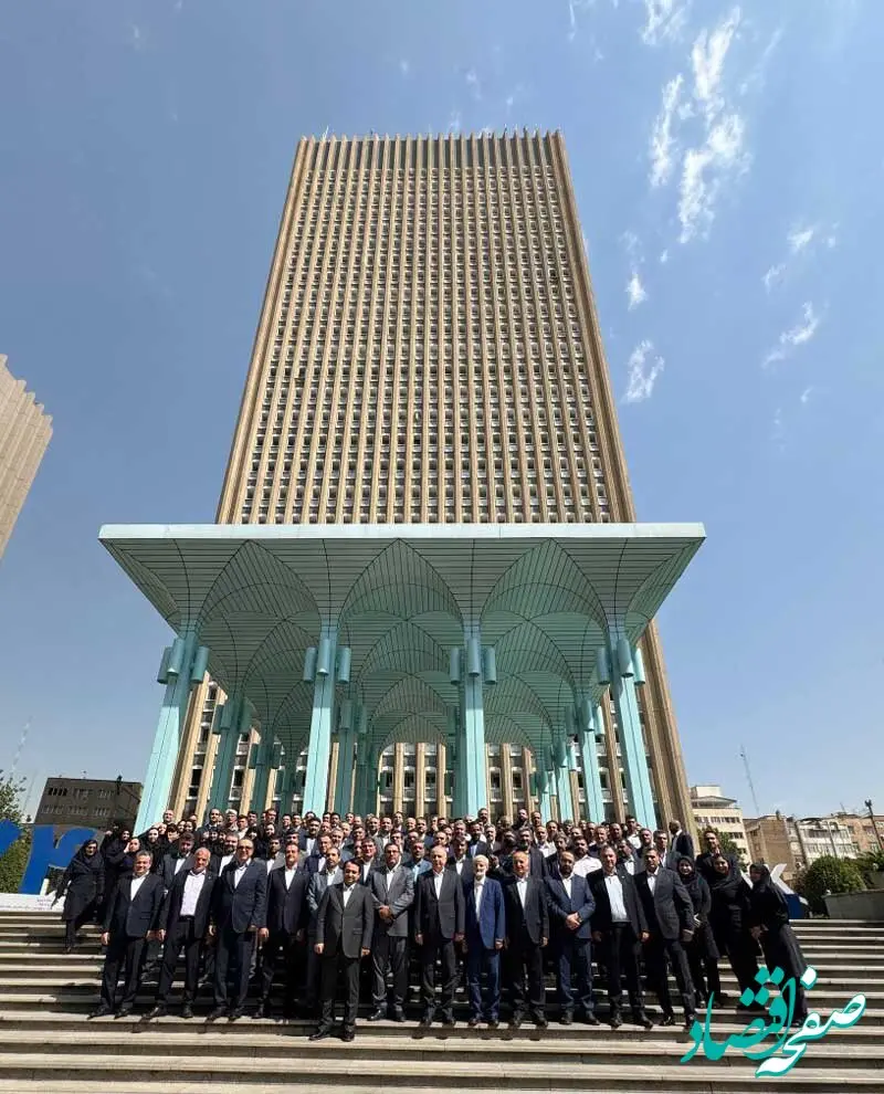 آیین بزرگداشت آغاز 74مین سال فعالیت بانک صادرات ایران برگزار شد/ ​محسن سیفی: بانک صادرات ایران در مسیر دستیابی به جایگاه شایسته در نظام بانکی ثابت‌ قدم است
