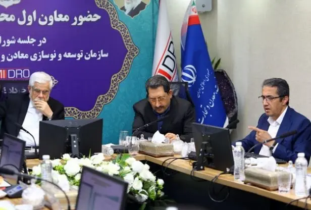 آقاجانلو خواسته های سه گانه صنایع معدنی از دولت را اعلام کرد/ ”برطرف شدن شوک هزینه های برق و گاز“، ”هدایت سود شرکت ها به سمت توسعه“ و ”مشارکت صندوق توسعه ملی در انتقال آب از دریای عمان“