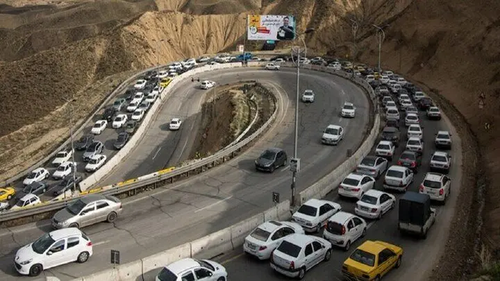  وضعیت ترافیکی محورهای کشور؛ ترافیک سنگین در چالوس، هراز و برخی آزادراه‌ها