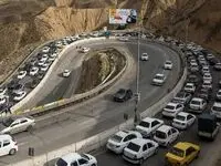 ترافیک سنگین در محورهای شمالی کشور/ انسداد مسیر شمال به جنوب چالوس و آزادراه تهران-شمال