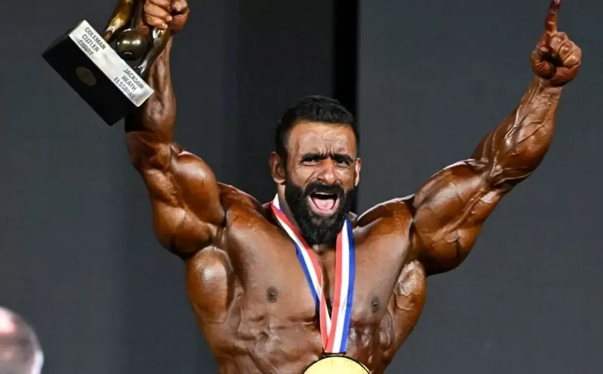 هادی چوپان با هدیه عجیب یک دختر حسابی غافلگیر شد! + فیلم