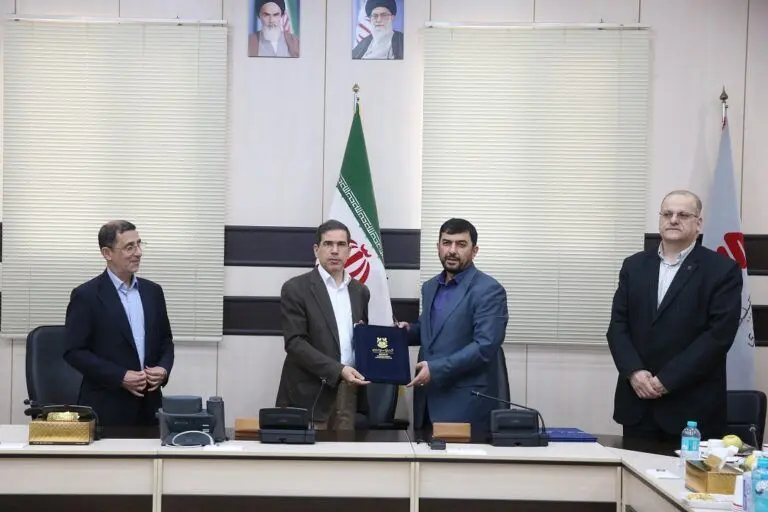 قرارداد احداث دو نیروگاه و تفاهم‌نامه توسعه همکاری‌های مشترک شرکت ملی صنایع مس ایران و گروه مپنا