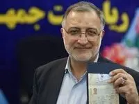 عکس هایی ناب از شیرین کاری فوتبالی در همایش این نامزد جنجالی ریاست جمهوری