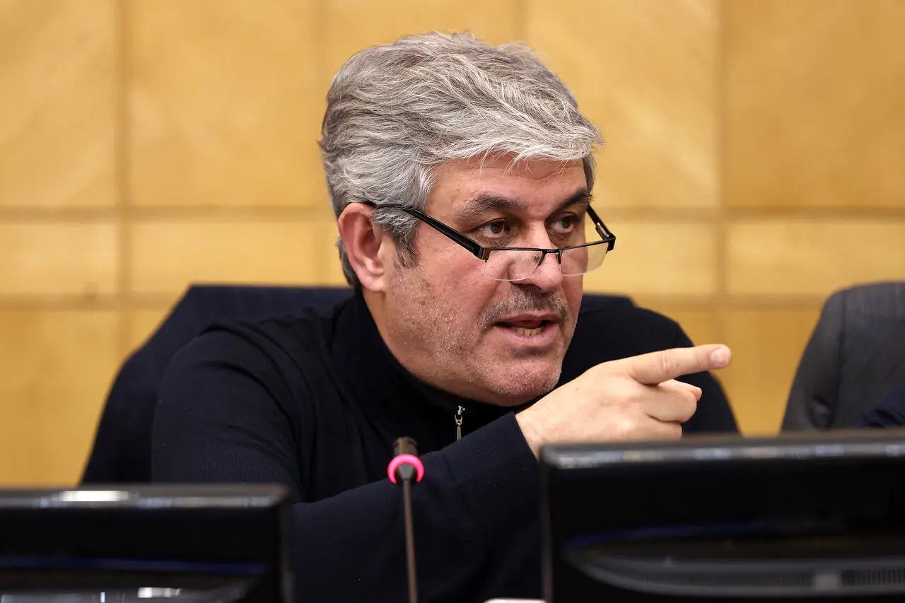 تاجگردون: یا قیمت‌ها ثابت بماند یا حمایت‌ها زیاد شود؛ پولش را نداریم!