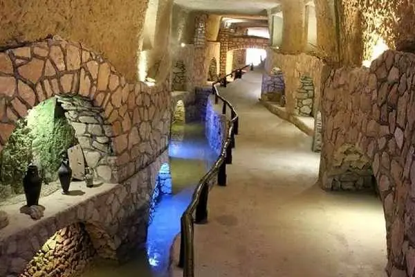 شهر زیرزمینی کاریز کیش