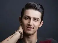 سردار آزمون بر دستان عشقش بوسه زد+عکس