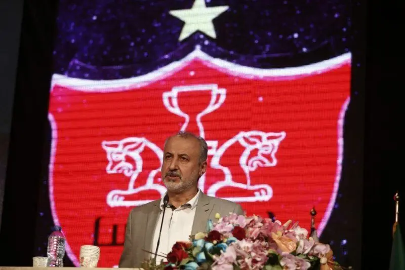 طوفان حمله پرسپولیسی ها به داور | دو صحنه استقلال به‌والله پنالتی نبود!