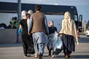 قطع فوری خدمات آموزش و بهداشت به گروهی از افغانستانی‌های غیرمجاز در ایران