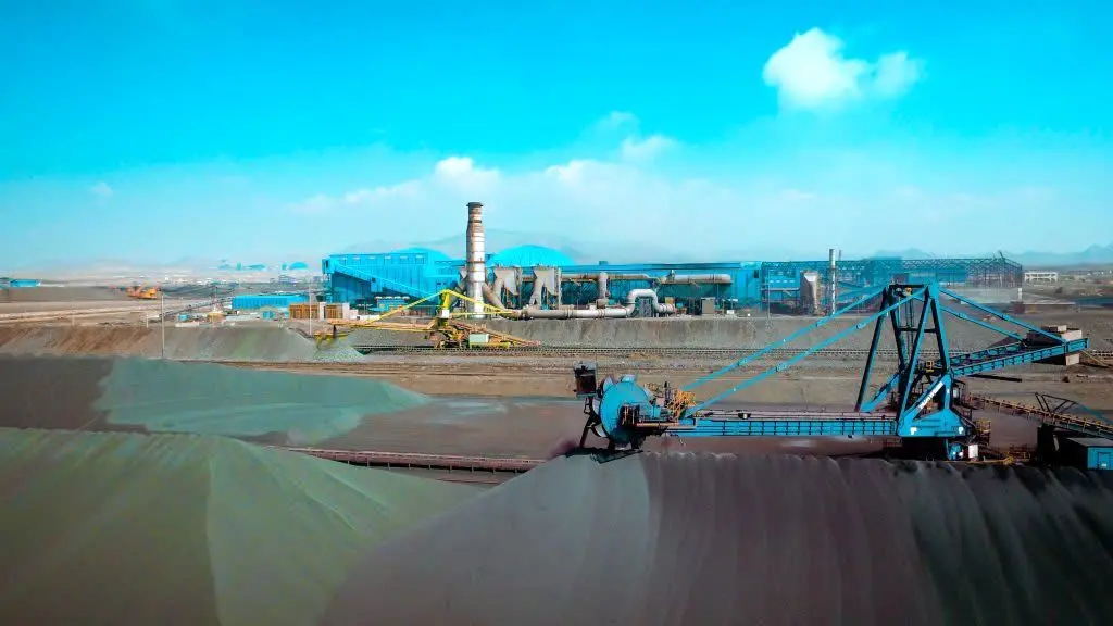 آثار و پیامدهای استقرار نظام ارز تک‌نرخی بر رقابت‌پذیری و عملکرد زنجیره فولاد