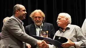 قدردانی از هنرمندان، یعنی نقش آفرینی بیمه دی در حفظ و اقتدار فرهنگی و هنری کشور