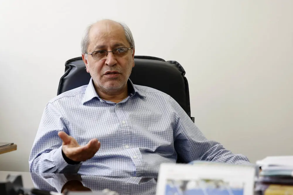 آیا استاد معروف دانشگاه بازنشسته شد؟ | توضیحات نیلی درباره‌ی ماجرا