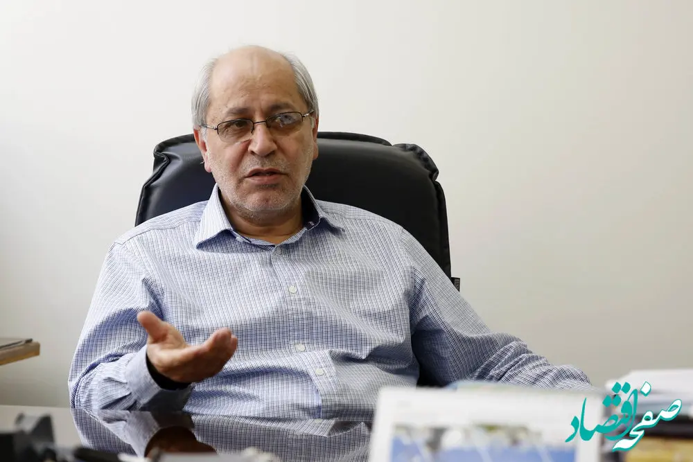 آیا استاد معروف دانشگاه بازنشسته شد؟ | توضیحات نیلی درباره‌ی ماجرا