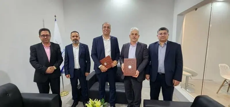 در ایران پتروکم توافقات یک همتی فجر انرژی با تولیدکنندگان داخلی صنعت پتروشیمی منعقد شد