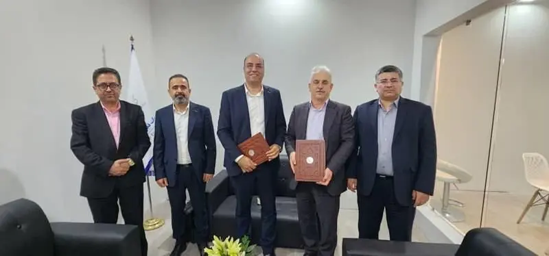 در ایران پتروکم توافقات یک همتی فجر انرژی با تولیدکنندگان داخلی صنعت پتروشیمی منعقد شد