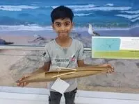 خلق آثار هنری دانش آموزان جزیره قشم با استفاده از مواد بازیافتی