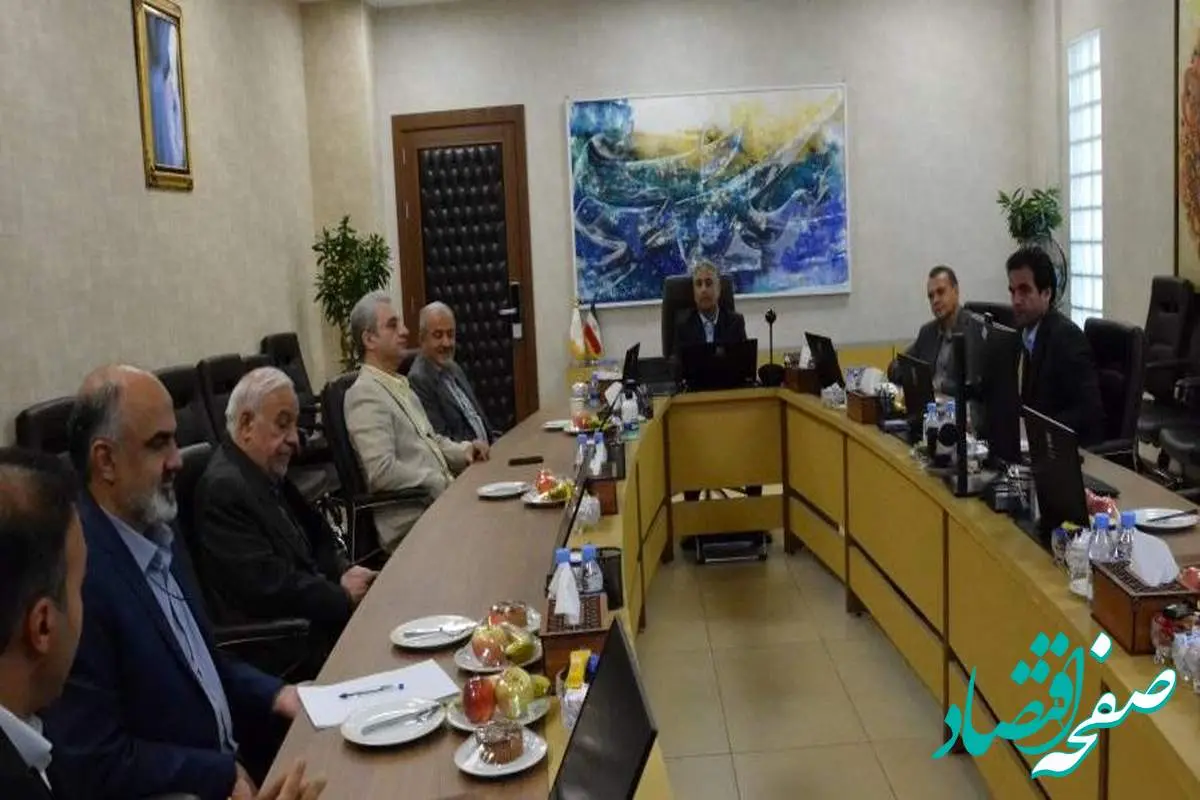 تقدیر از آزادگان بانک صنعت و معدن در سالروز بازگشت آزادگان به میهن اسلامی
