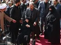 دختر امام خمینی با ویلچر در مراسم تشییع امیرعبداللهیان (عکس) 