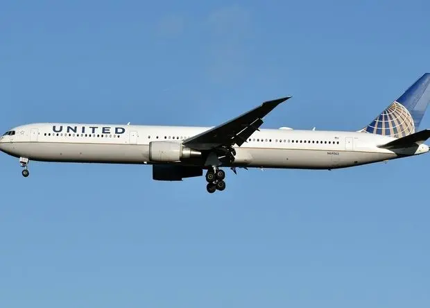 صعود انفجاری قیمت بلیط هواپیما در آمریکا در پی حمله ترامپ به ایران