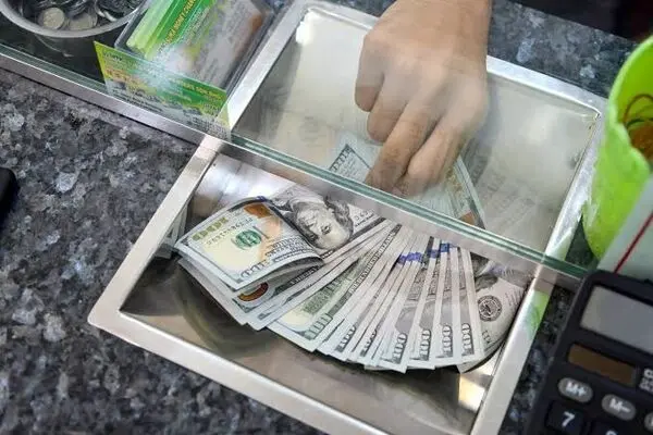 افزایش نرخ ارز به‌تنهایی تعادل ایجاد نمی‌کند