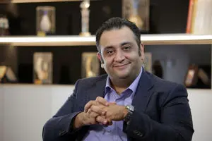 اگر دولت به دنبال ثبات بازار ارز است باید با جدیت به مذاکرات ادامه بدهد