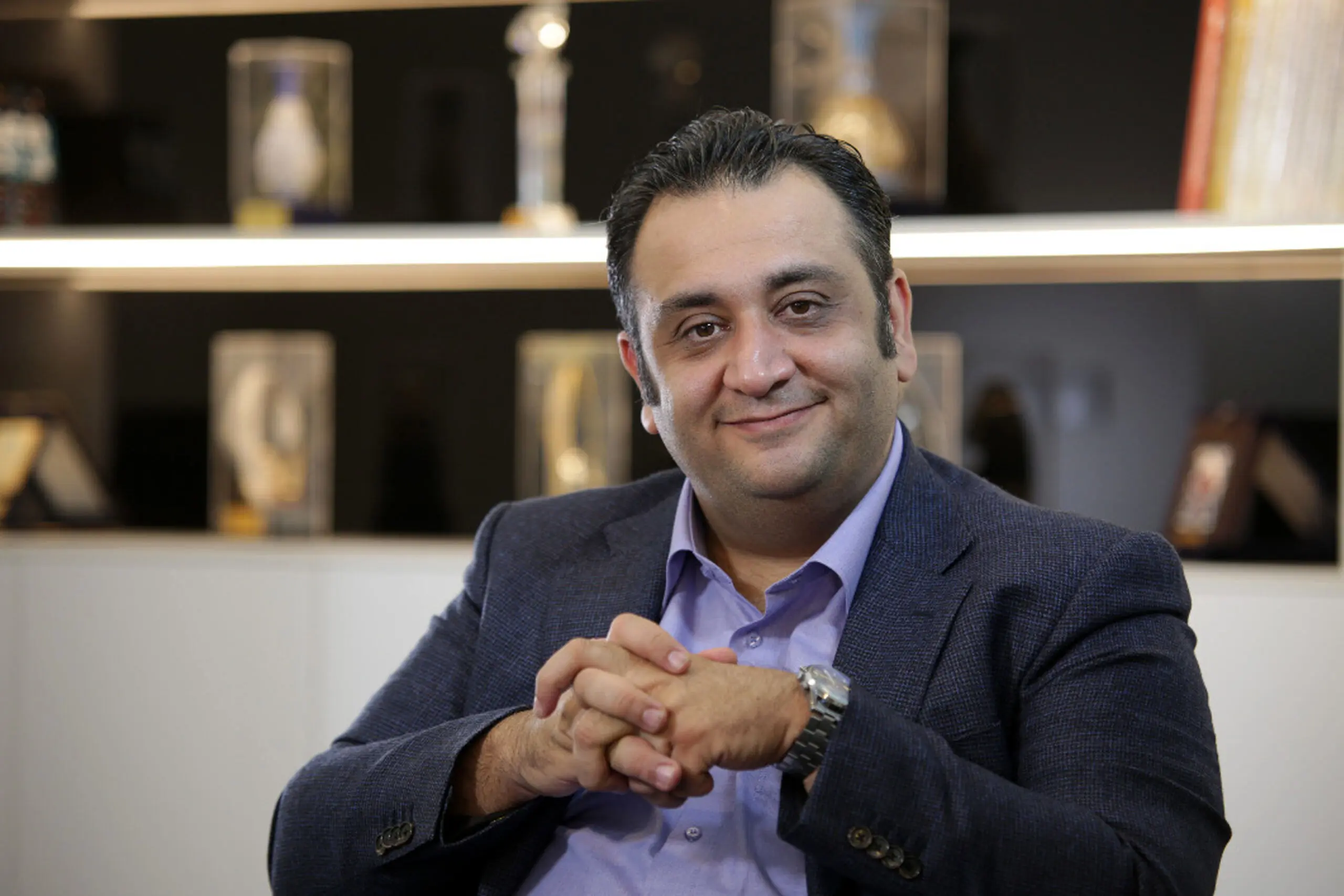 اگر دولت به دنبال ثبات بازار ارز است باید با جدیت به مذاکرات ادامه بدهد