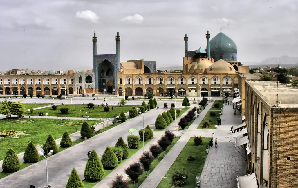 تجربه سفر سریع و راحت به نصف جهان؛ چرا پرواز به اصفهان ارزشش را دارد؟