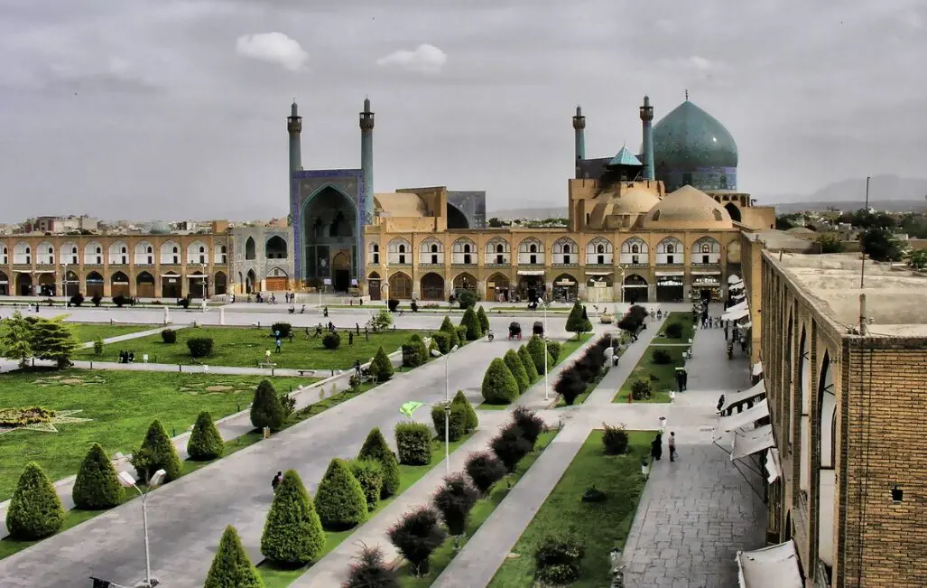 تجربه سفر سریع و راحت به نصف جهان؛ چرا پرواز به اصفهان ارزشش را دارد؟