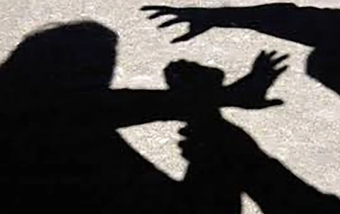 شیطانی که دختر تهرانی را آزار سیاه داد ! / شیطان 
 چاقو را به تن دخترک فرو کرد + جزئیات 
