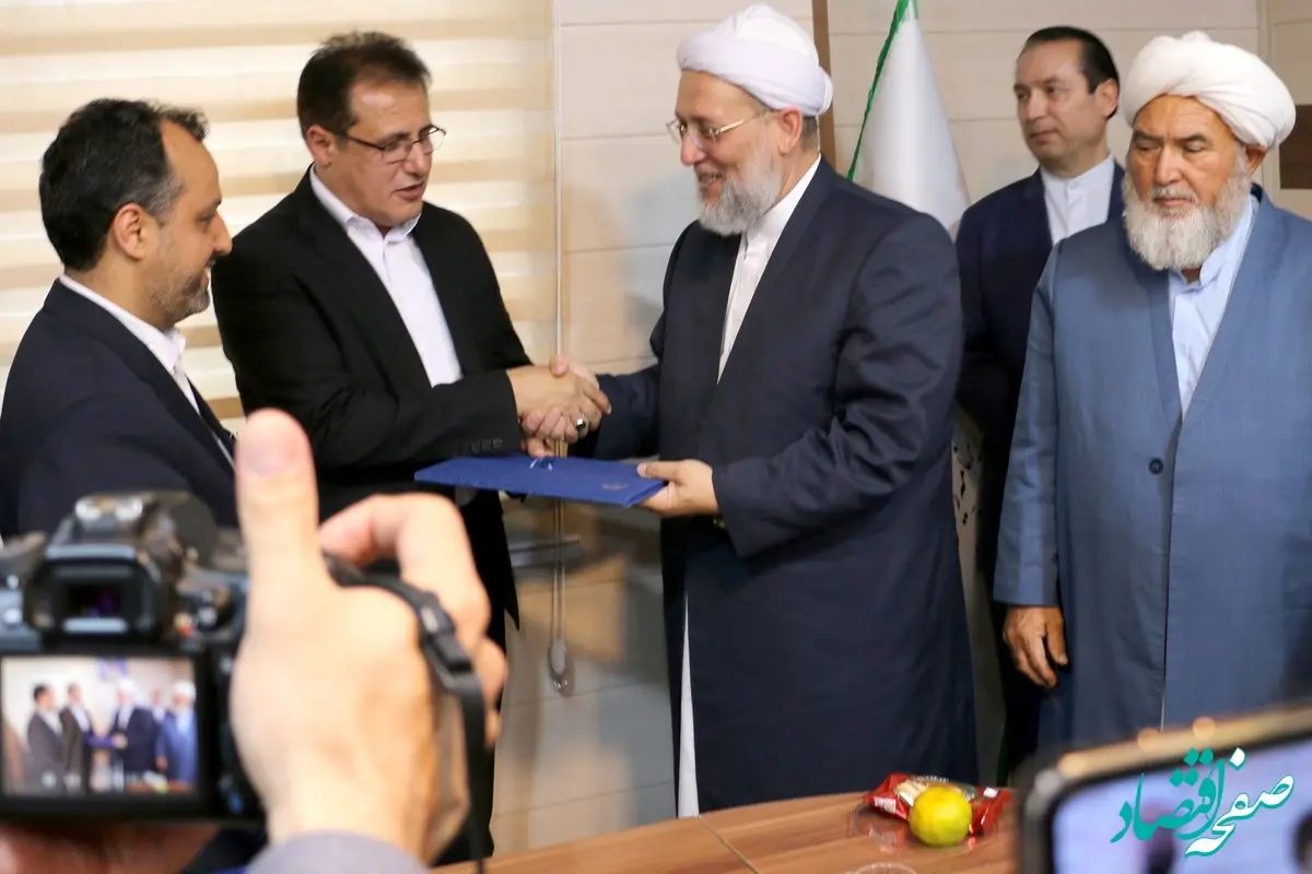 اهدای بیمه‌نامه تکافل به علمای اهل سنت گنبدکاووس