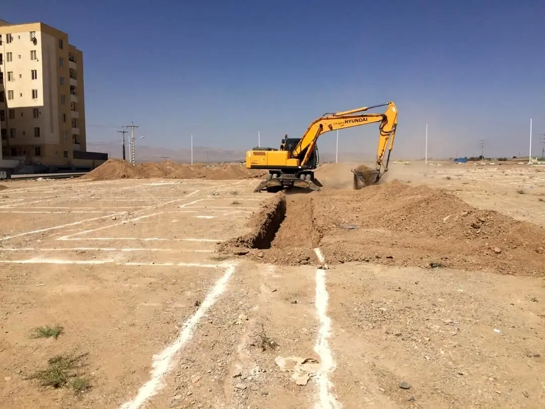 رئیس انجمن انبوه سازان استان تهران: در برخی از نقاط شهر، قیمت زمین متری ۶۰۰ میلیون هم داریم!