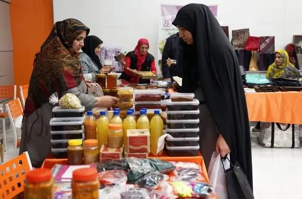 نمایشگاه دستآفریدههای زنان سرپرست خانوار و آرزوهای کودکان کار