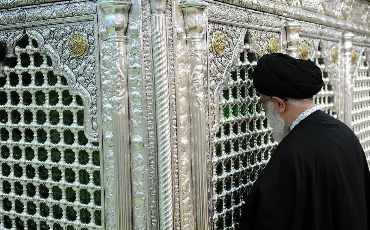 آیت‌الله خامنه‌ای در میان بارش دعاها؛ زیارت حرم معصومه و جمکران در بحبوحه مذاکرات | رهبر انقلاب به زیارت حرم حضرت معصومه و مسجد جمکران رفتند