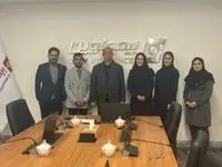 تقدیر از همکاران نوینی نویسنده مقاله برای همایش بیمه و توسعه