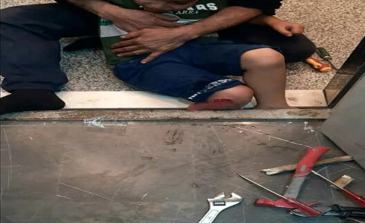حادثه هولناک گیر کردن پای کودک ۷ ساله در آسانسور / آتش نشانی وارد عمل شد