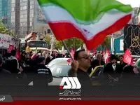 فیلمی کوتاه از فعالیت مواکب شهدای وزارت صنعت، معدن و تجارت در میدان ولی عصر تهران در روز تشییع رهبر شهید ایران