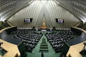 دبیر اجرایی خانه کارگر ساوه و زرندیه: اگر وزیر کار در حوزه جامعه کارگری کوتاهی دارد، شفاف بگویید!
