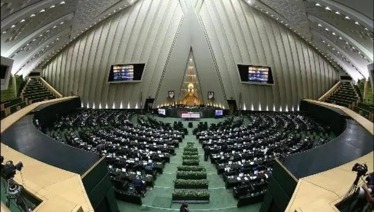 دبیر اجرایی خانه کارگر ساوه و زرندیه: اگر وزیر کار در حوزه جامعه کارگری کوتاهی دارد، شفاف بگویید!