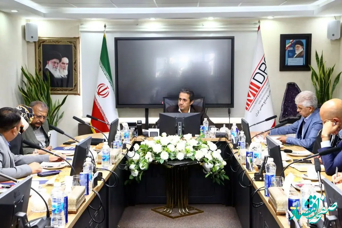 آقاجانلو اعلام کرد: برنامه توسعه همکاری ها بین ایمیدرو و سرمایه گذاران هندی / آمادگی هندی ها برای تامین تجهیزات معدنی مورد نیاز ایران