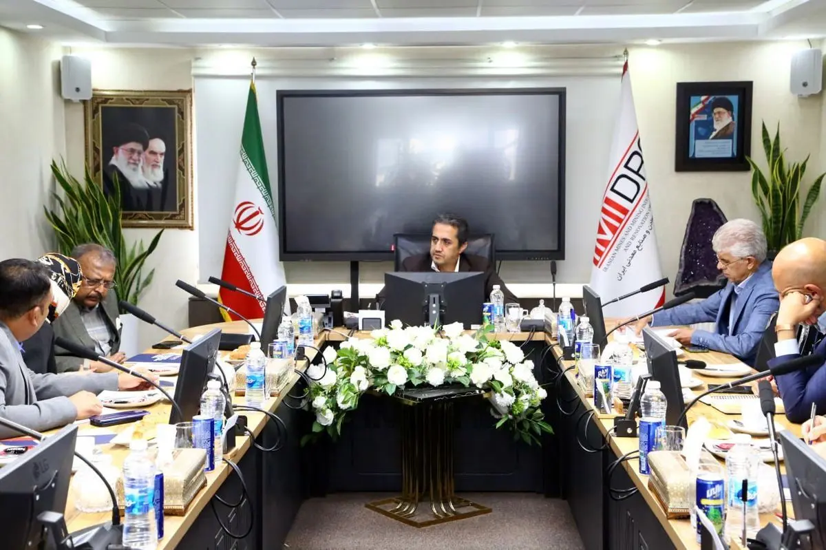 آقاجانلو اعلام کرد: برنامه توسعه همکاری ها بین ایمیدرو و سرمایه گذاران هندی / آمادگی هندی ها برای تامین تجهیزات معدنی مورد نیاز ایران